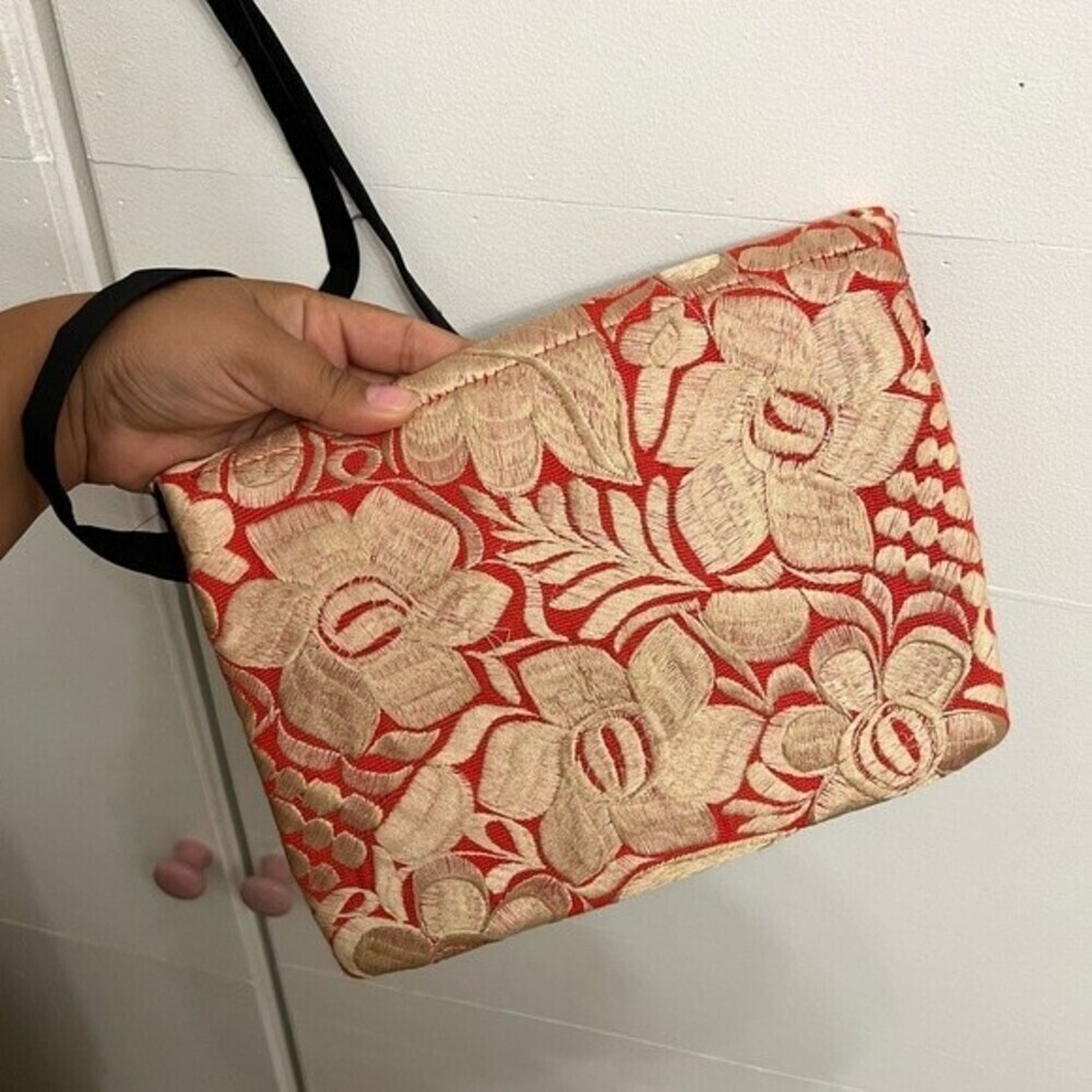 Mexican Embroidered crossbody - Picture 2 of 7